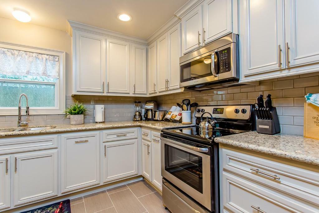 The Blue Door Bungalow - Luxury Home Downtown هيوستن المظهر الخارجي الصورة